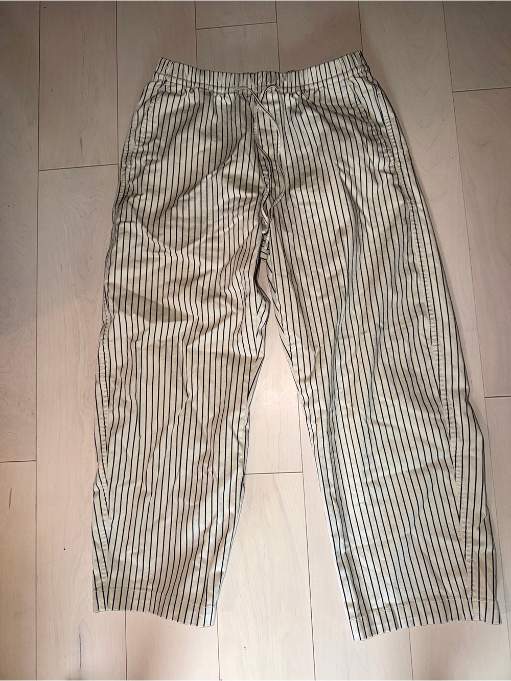 GAP women’s Cream Pants with Black Pinstripes